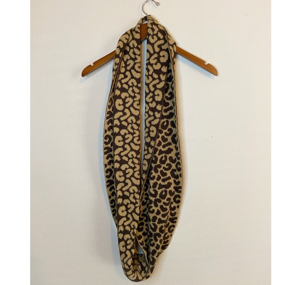 OSFM Leopard Print Infinity Scarf - Picture 2 of 4